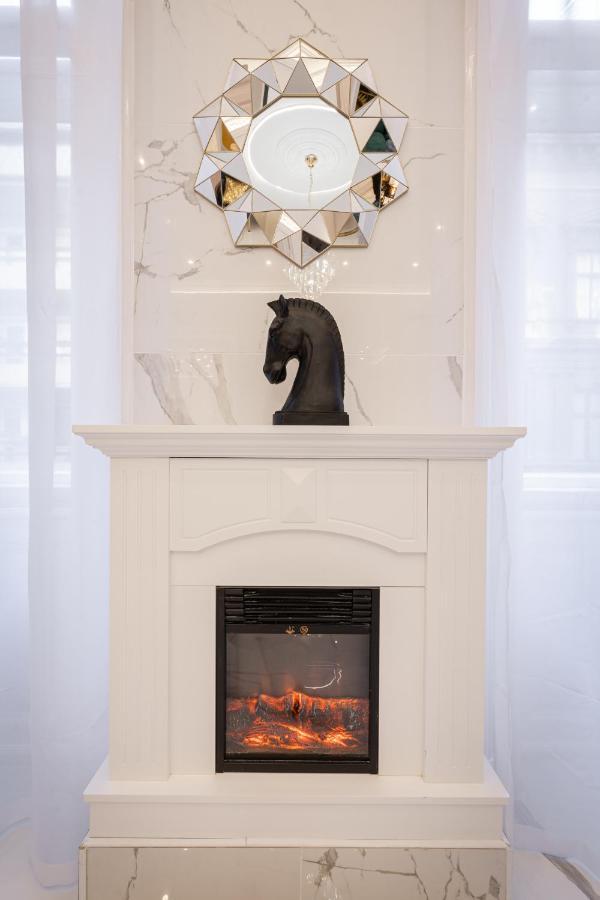 Premium Art Deco Apartment At Broadway // 4Bdr & 3Br Budapest Exteriör bild