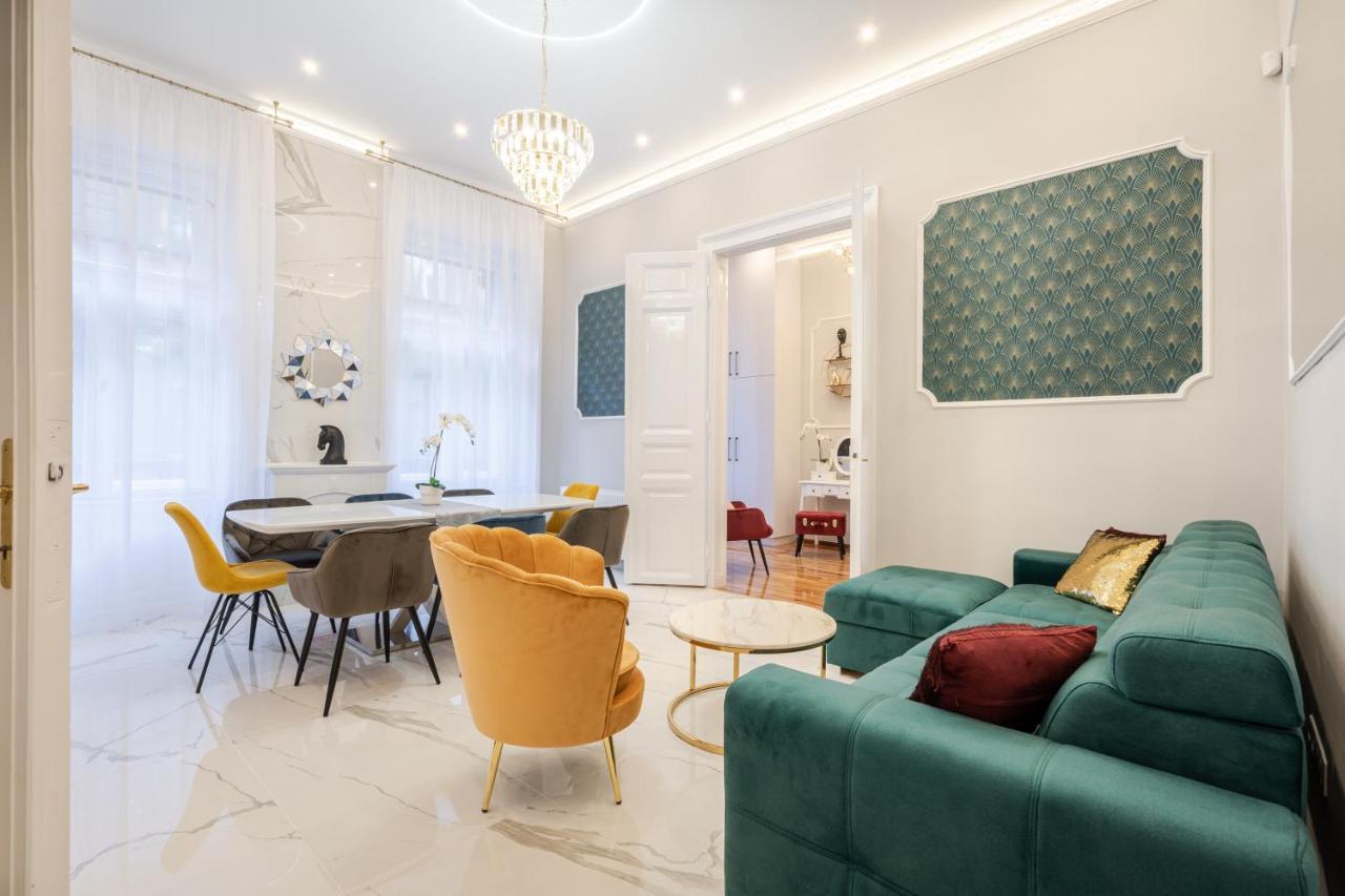 Premium Art Deco Apartment At Broadway // 4Bdr & 3Br Budapest Exteriör bild