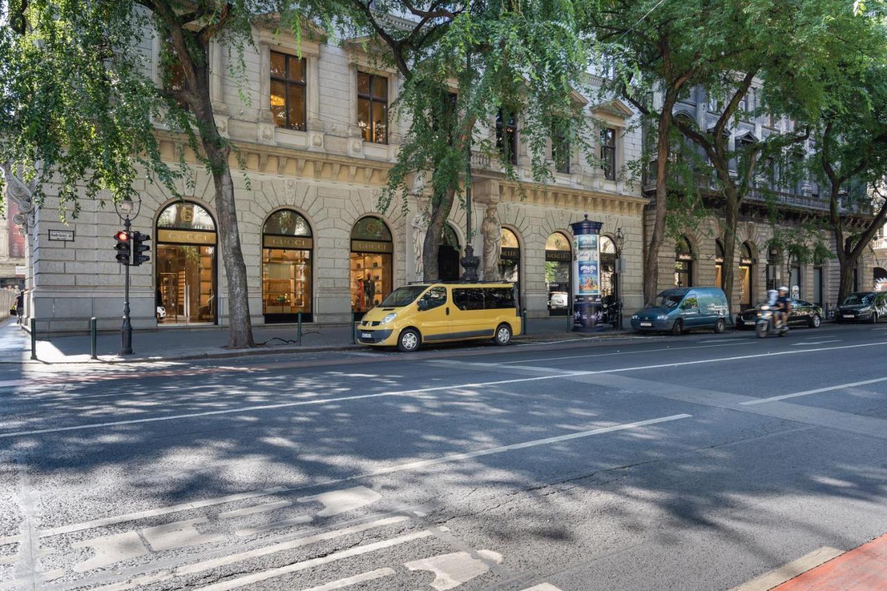 Premium Art Deco Apartment At Broadway // 4Bdr & 3Br Budapest Exteriör bild