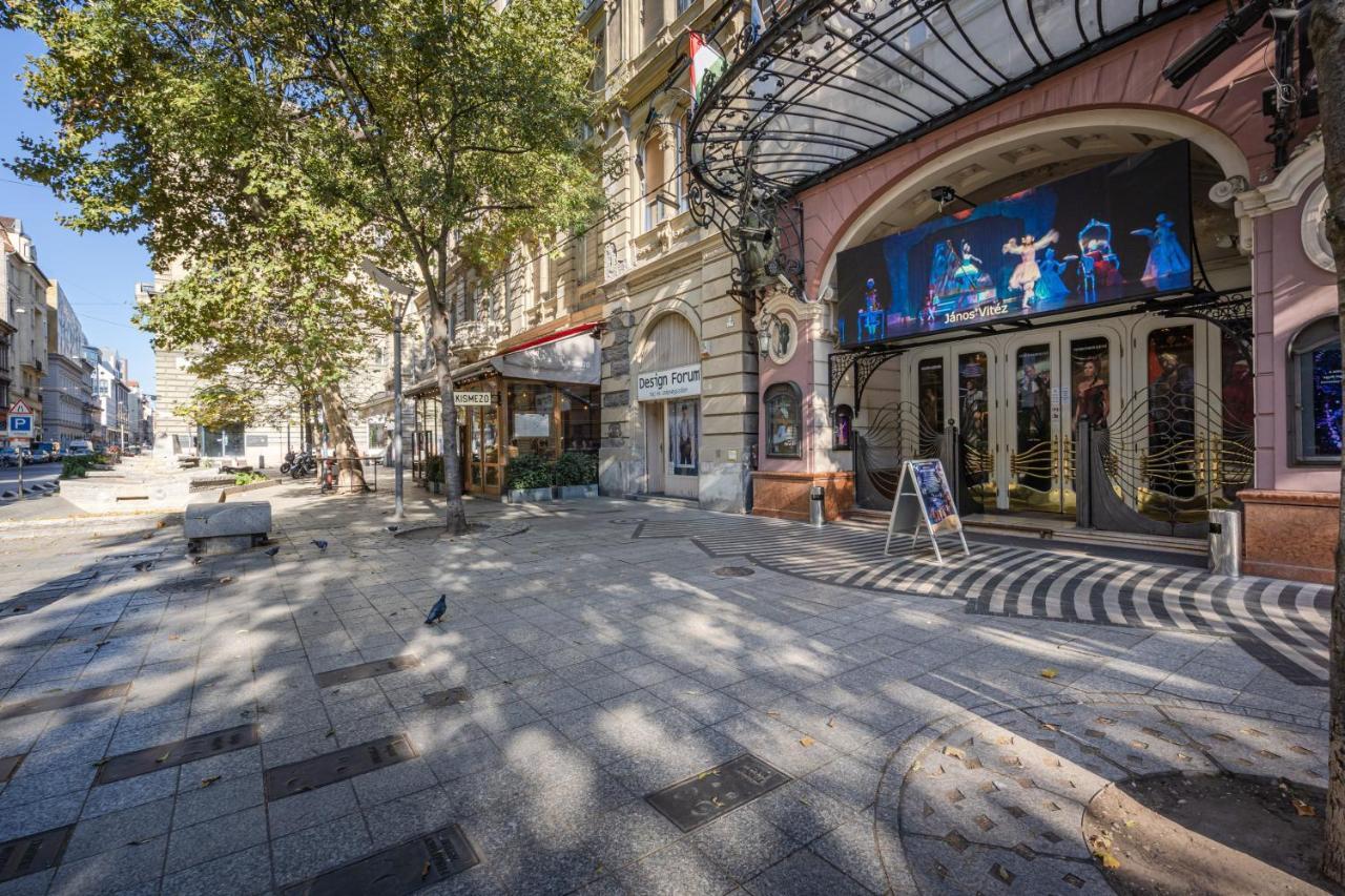 Premium Art Deco Apartment At Broadway // 4Bdr & 3Br Budapest Exteriör bild